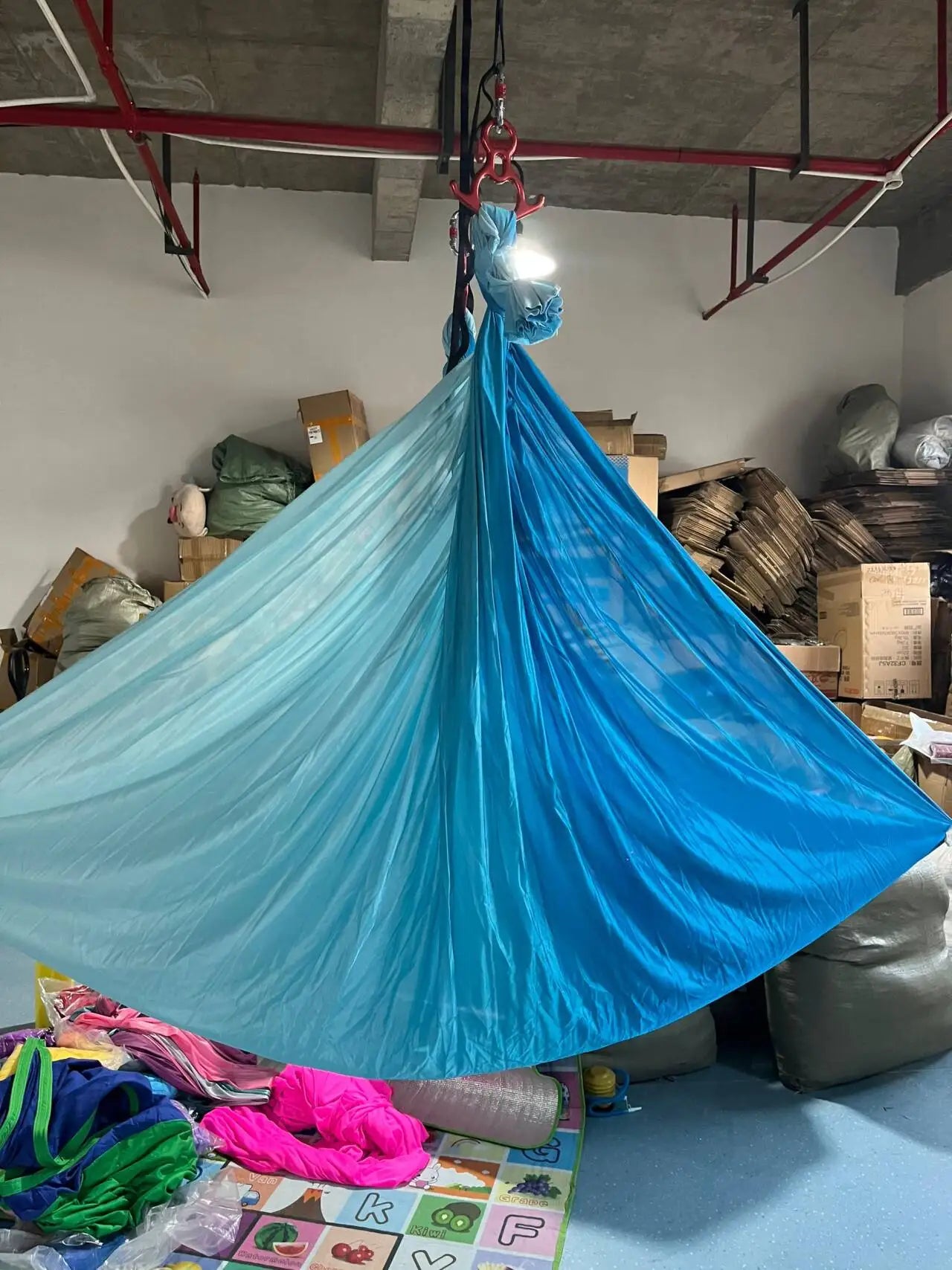 Anti-Gravity Multicolour Yoga hammock Flying Swing 5m fabrics Yoga Belts For the yoga Exercise Air Swing Bed Trapeze Yoga studio