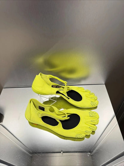 Pure Original Fivefinger Fitness Shoes for Pilates, Yoga, Dance and Gym, Training Shoes with PVC Soles/Cushioning Pads