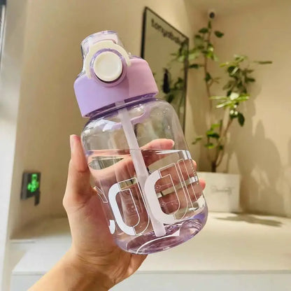 700ml/23.67oz Hot and Cold Resistant Large Capacity Plastic Portable Sports Water Bottle With Straw and Capacity Scale