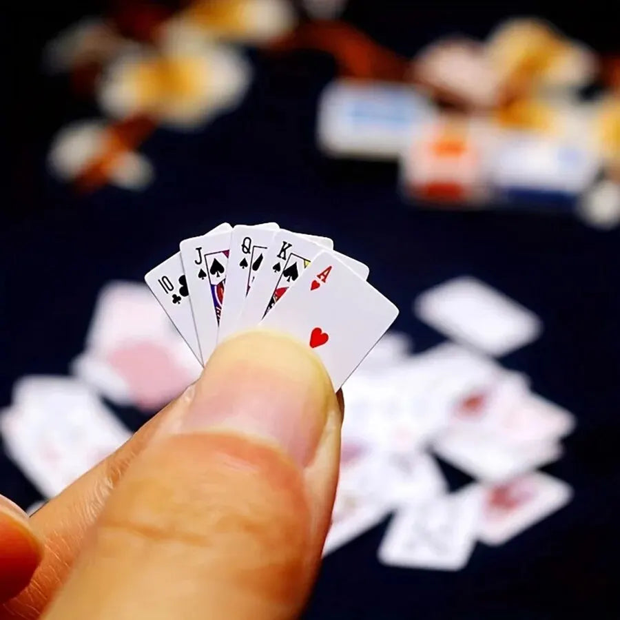 1PC Outdoor Portable Mini Fingertip Playing Card Super Travel Party Playing Card Suitable for Outdoor Party Gathering Activities