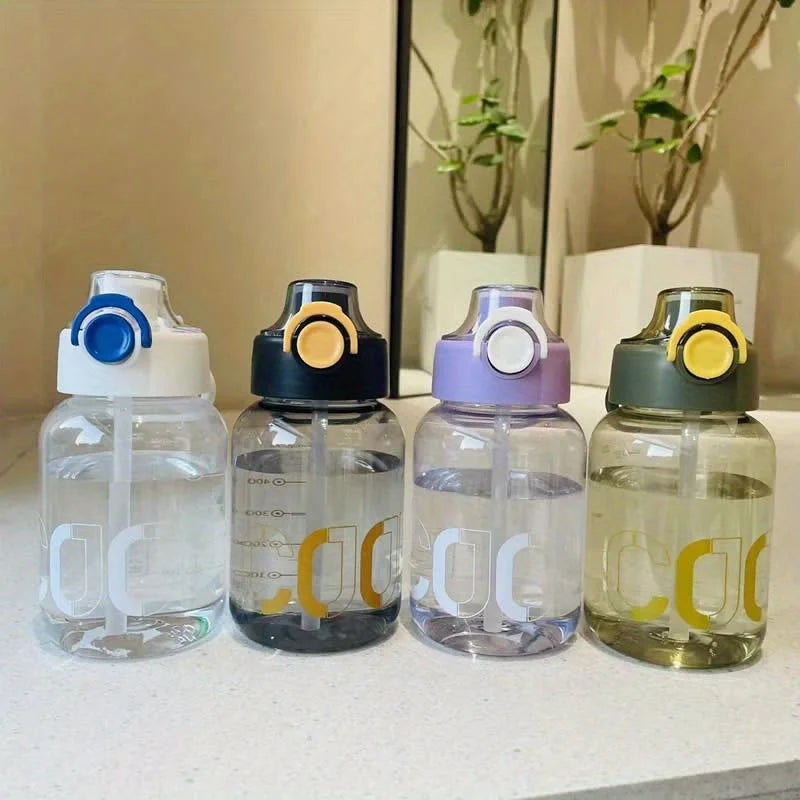 700ml/23.67oz Hot and Cold Resistant Large Capacity Plastic Portable Sports Water Bottle With Straw and Capacity Scale